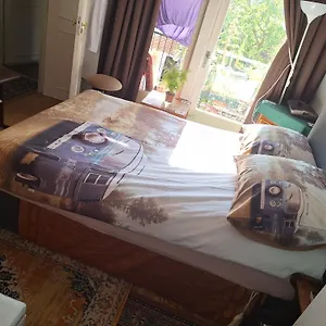  Habitación en casa particular Homey Budget Bedroom
