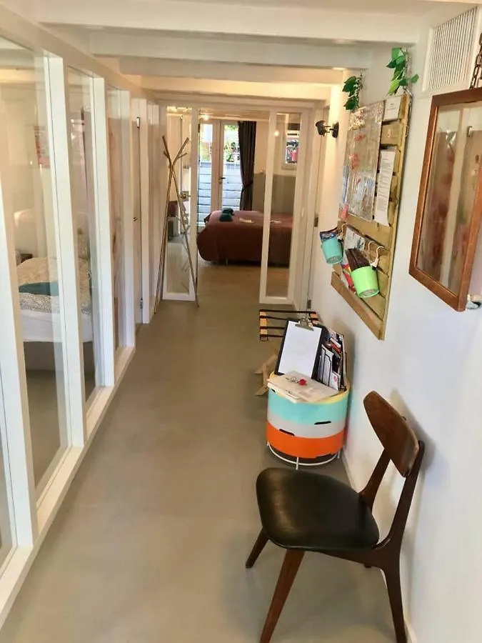 Quiet Apartment For 4 At Park In Center Amsterdam